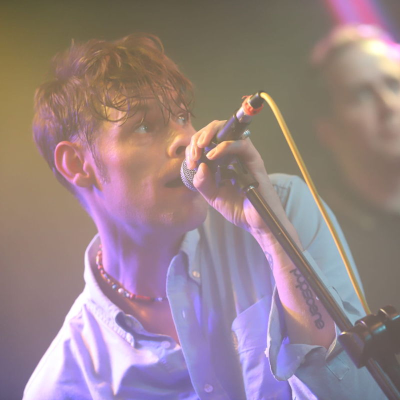 Popscene performing Blur
