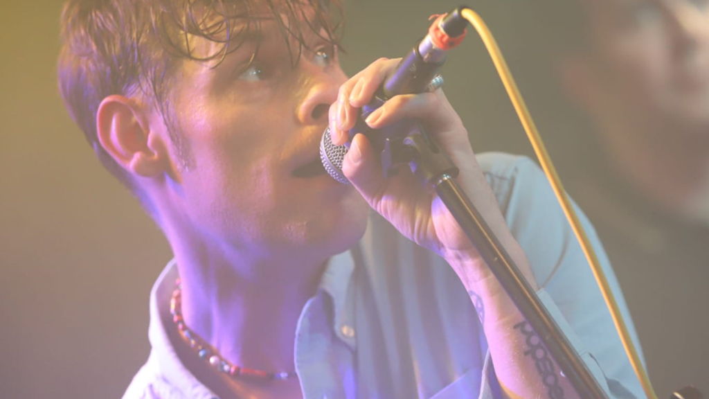 Popscene performing Blur