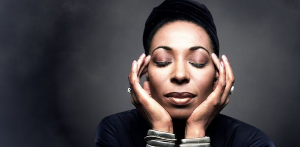 Carroll Thompson: Hopelessly In Love