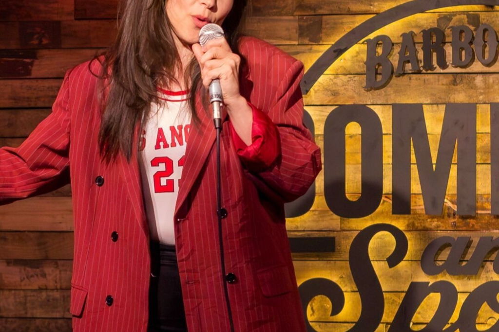 Logo Comedia barata, un monólogo de Tulum Bayúgar