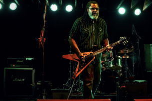 Alvin Youngblood Hart’s Muscle Theory