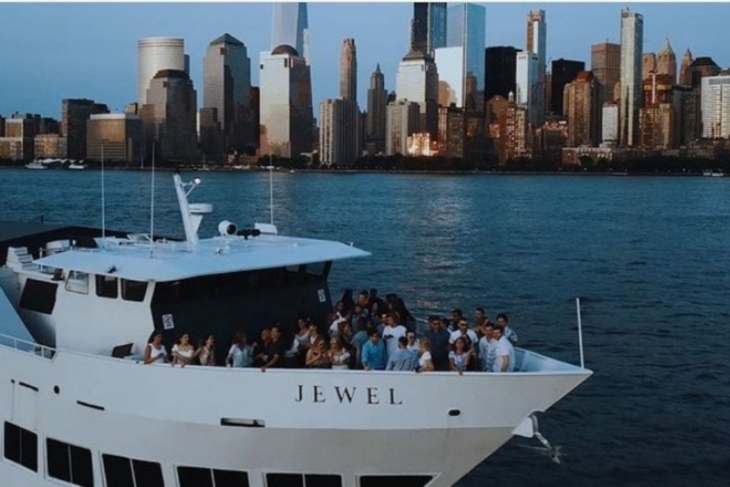 Friday NYC HipHop vs. Reggae® Booze Cruise Jewel Yacht party Skyport Marina at  – New York City, NY