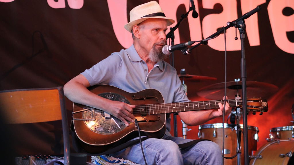 Blues in the Bar featuring Mark Harrison