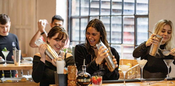 EXPERIENCES: Cocktail Masterclass - TT London