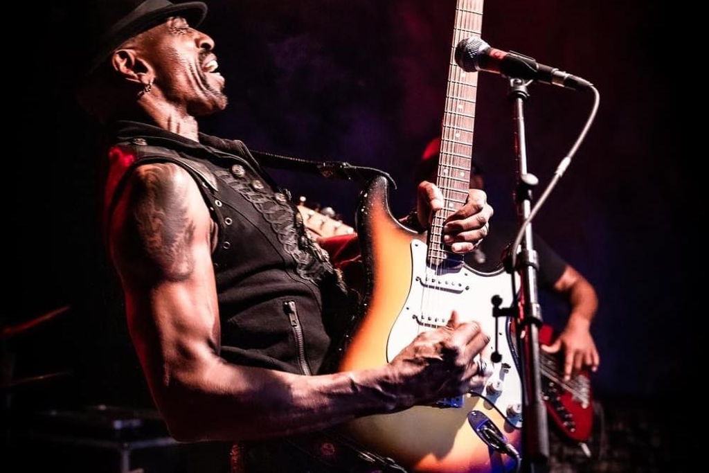 Powerhouse of Blues - Dennis Jones