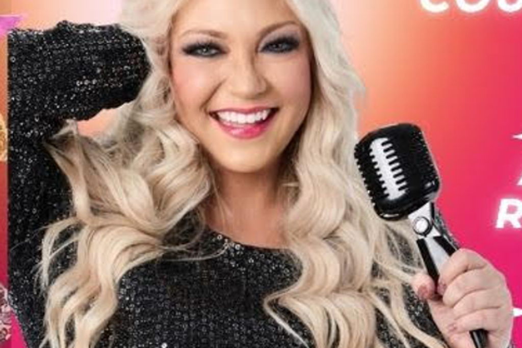 Christi Lynn - A Little Bit Country, A Little Bit Rock 'n' Roll