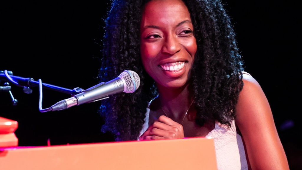 Roella Oloro Trio (Downstairs)